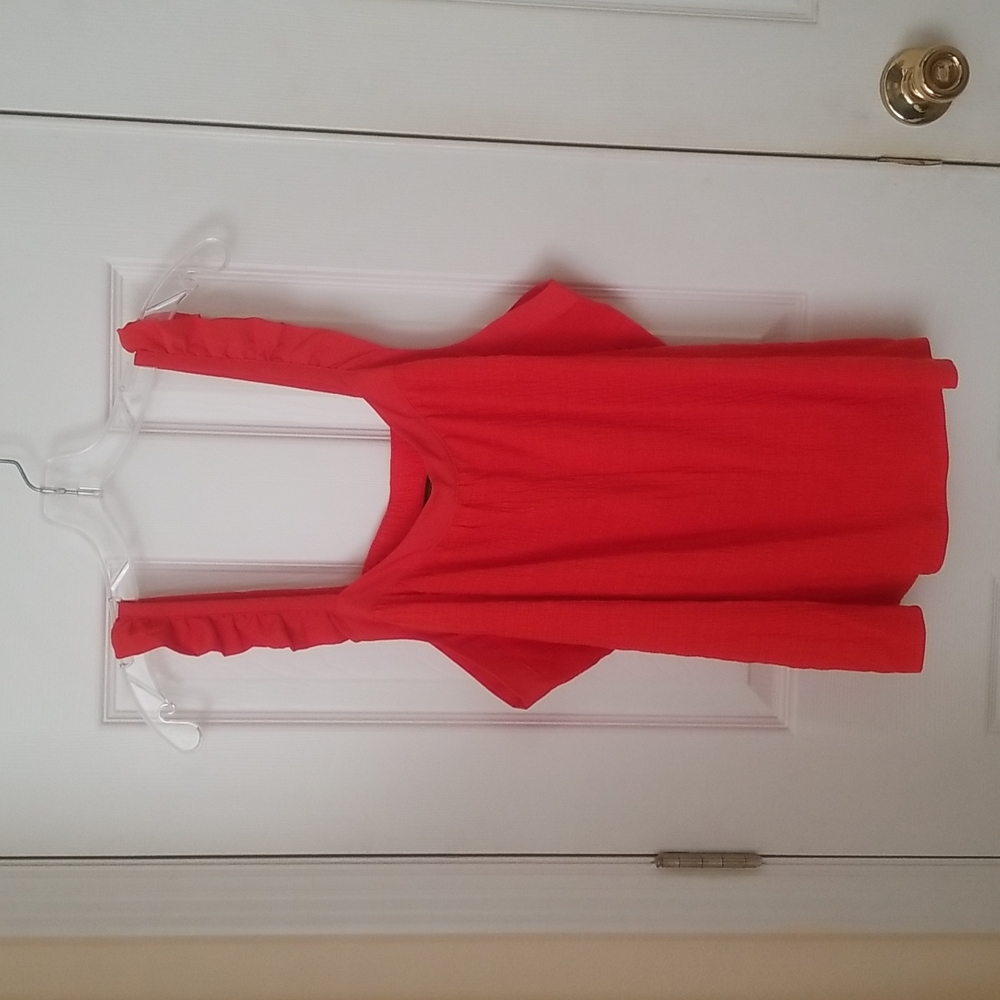 Banana Republic Ladies Sleeveless Top with Ruffled Detailing